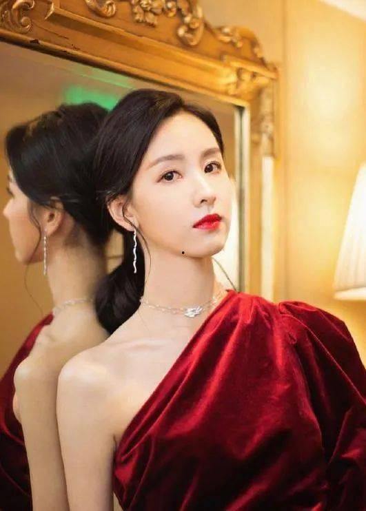 最新圈内爆料陈都灵,圈内爆料揭秘她的最新生活点滴 第1张 最新圈内爆料陈都灵,圈内爆料揭秘她的最新生活点滴 第1张